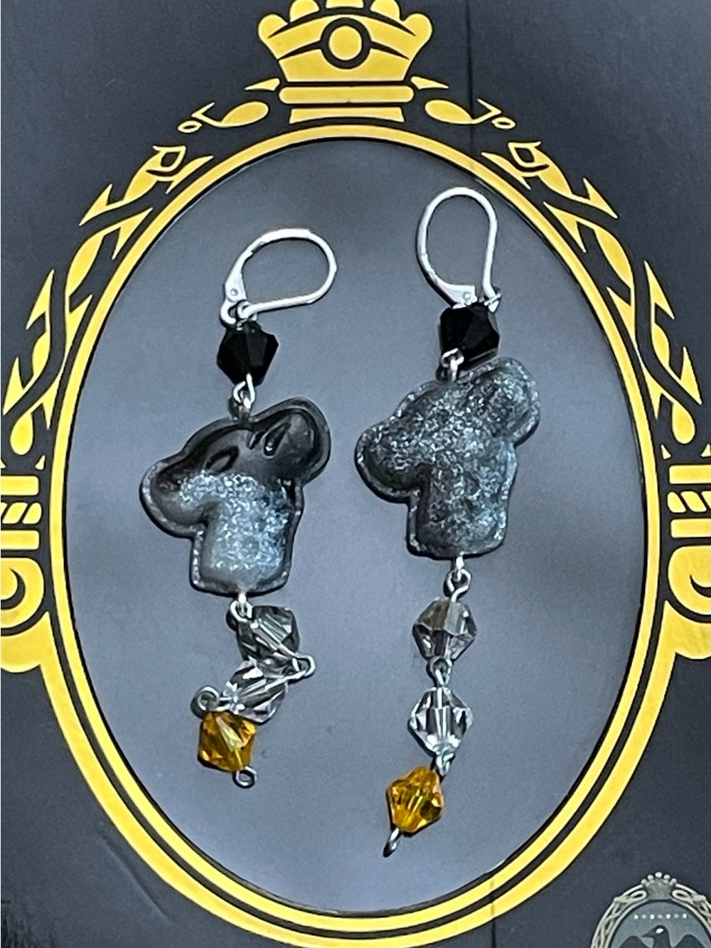 Twisted Wonderland Ruggie Bucchi Inspired Groovy Candy Earrings Nightmare